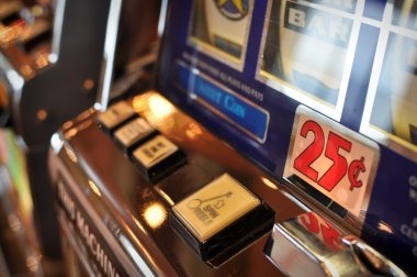 Live dealer and wheel display during a Dream Catcher spin on situstogel88